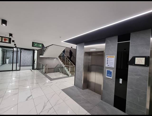 1,151M² OFFICE TO LET IN GLENADRIENNE